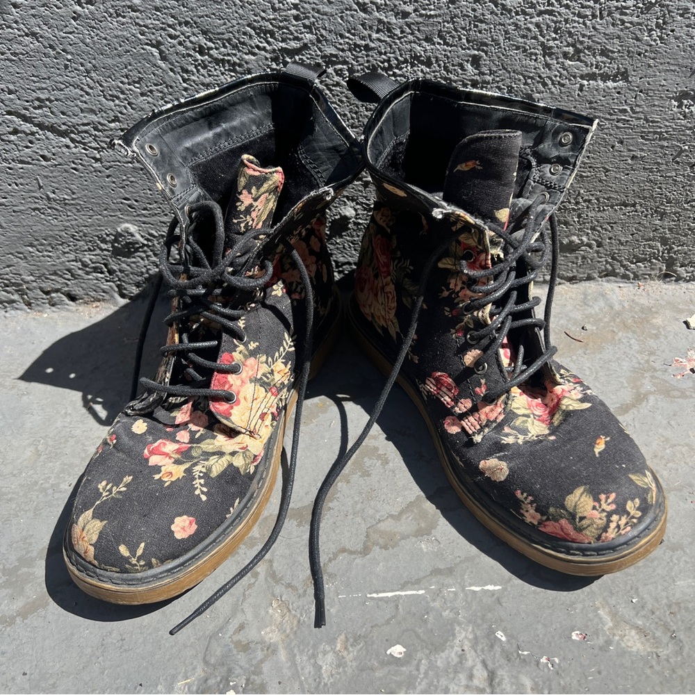 Floral Combat Boots | sz 8